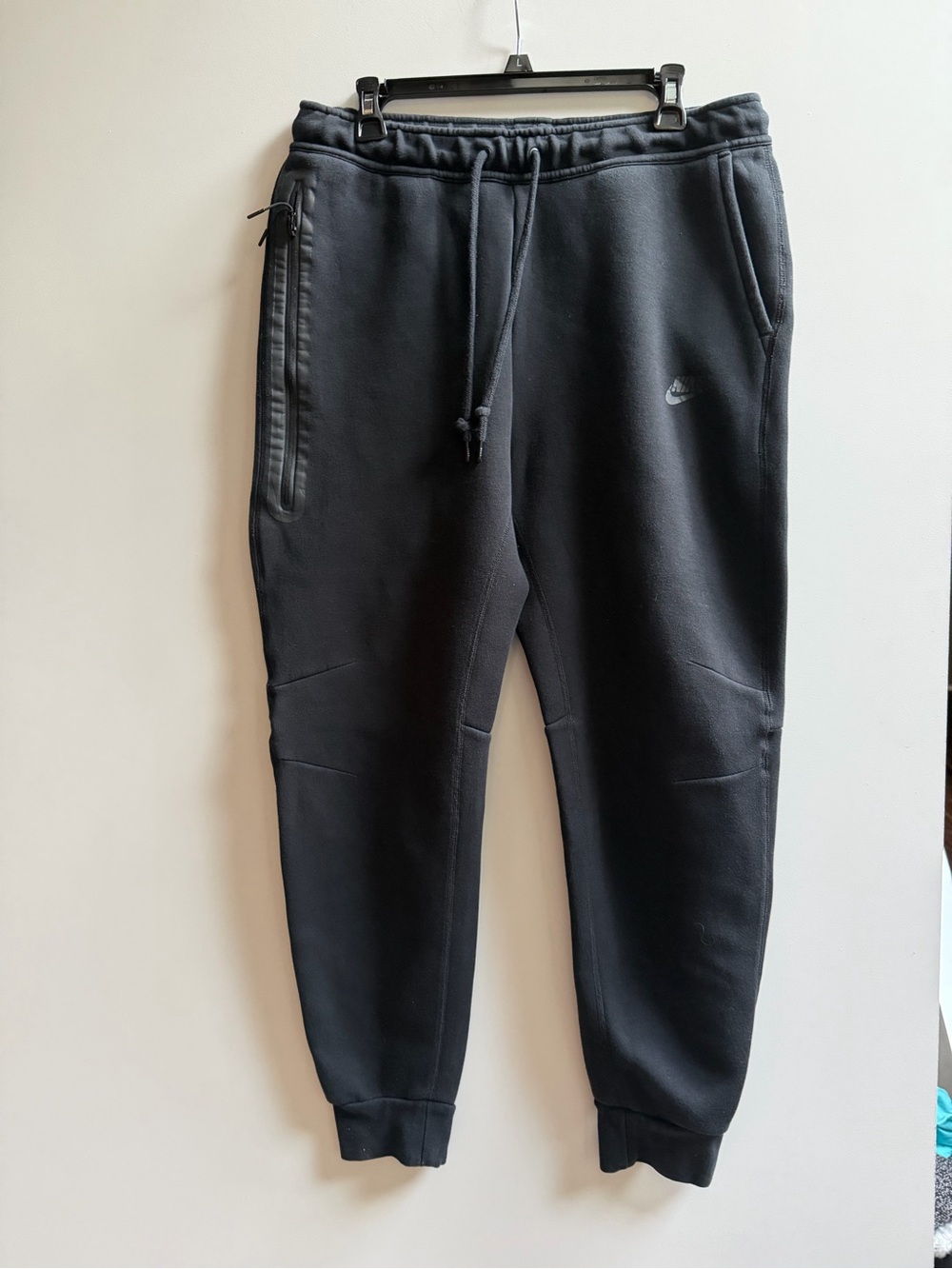 Nike tech  jogger pants slim fit taper leg regular length L men FB8002-010
